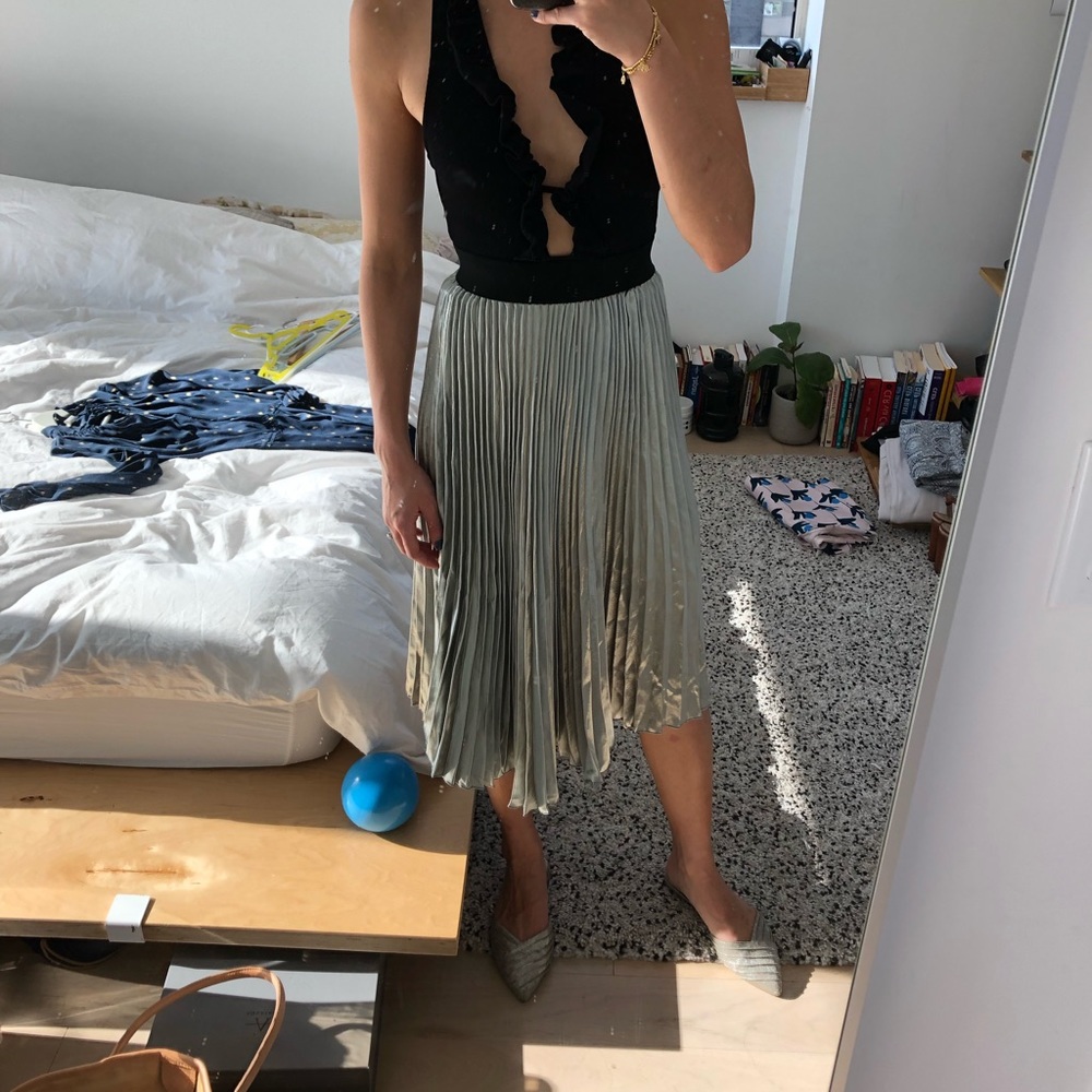 Metallic Silver Skirt Elastic Waist Free Size